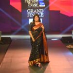 Ansiba Hassan Instagram - millennial fashion fever @timesofindia @mychungath @swayamvarasilksindia @vstarindiaofficial @jayanthiballal @shamkhan007official #ansibahassan #fashion #saree #rampwalk