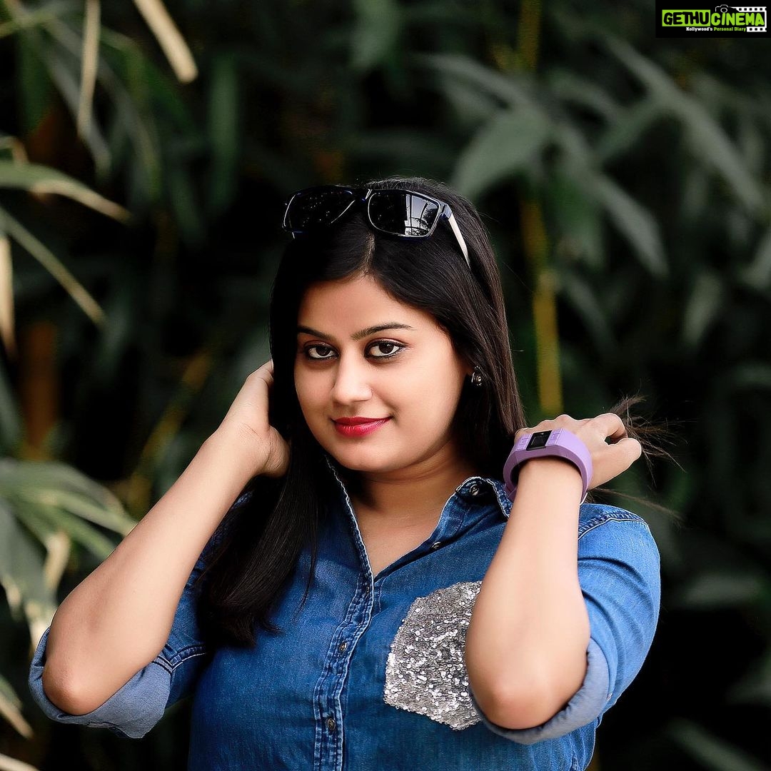 Ansiba Hassan Instagram - Good morning 🌸 have a blissful day ❤️. @riverine_suites 📸 @lijo___paul coordination @rajeev_raghavan #ansibahassan #actress #malayalam #cbi5 #cinema Athirappilly Riverine Suites