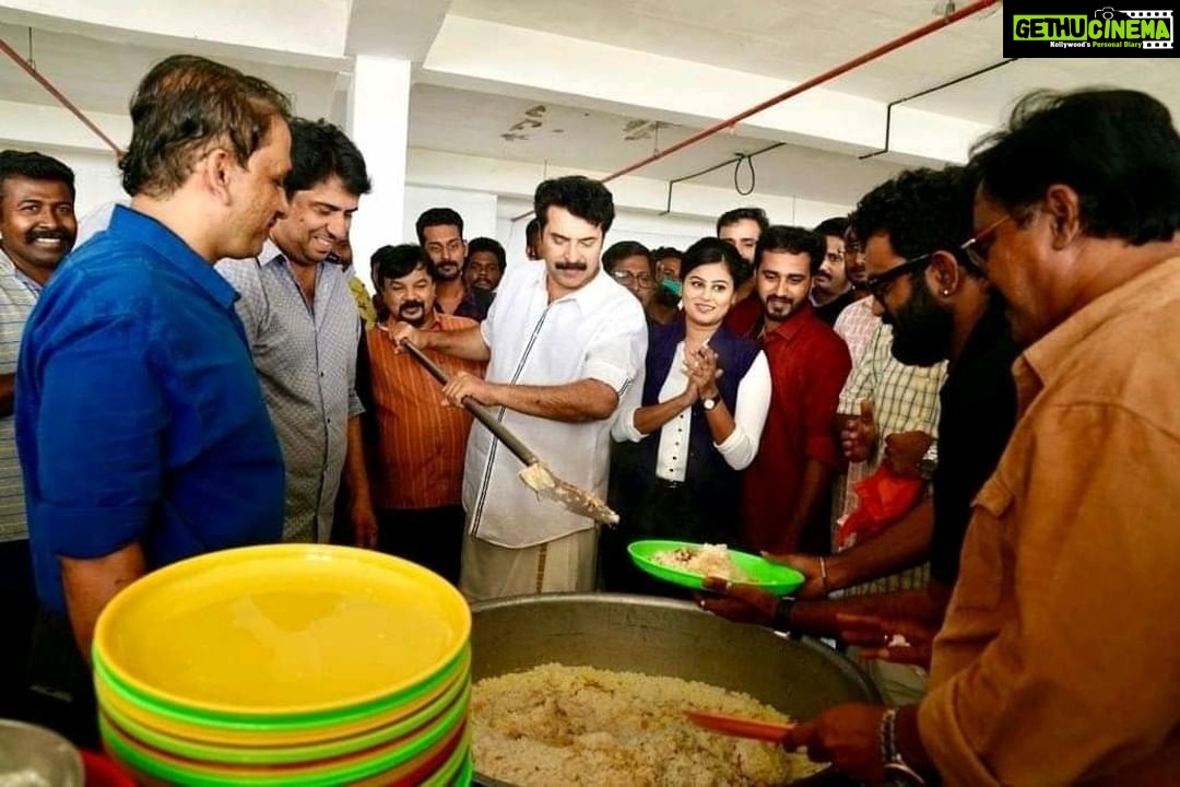 Ansiba Hassan Instagram - Christmas celebration with Mammookka @ CBI 5 Location . . . . . . #xmascelebration2021 #celebration #CBI5 #Mammootty #AnsibaHassan #newmovie #CBI5Team #CBI5Location #Christmas