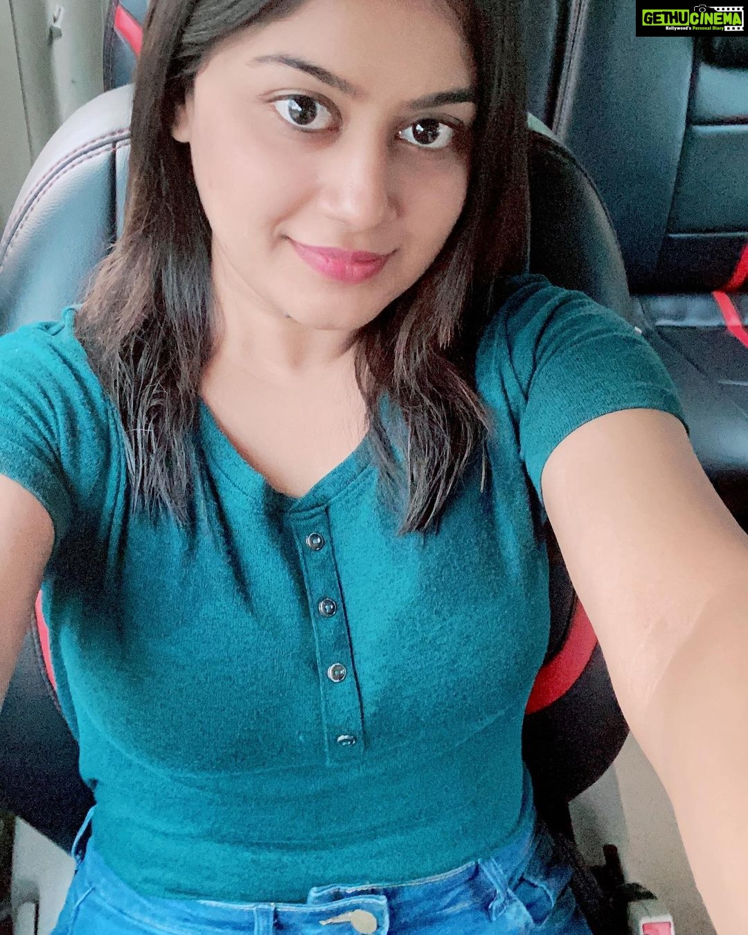 Ansiba Hassan Instagram - Off to location 😍. #ansibahassan #morning #locationlocationlocation