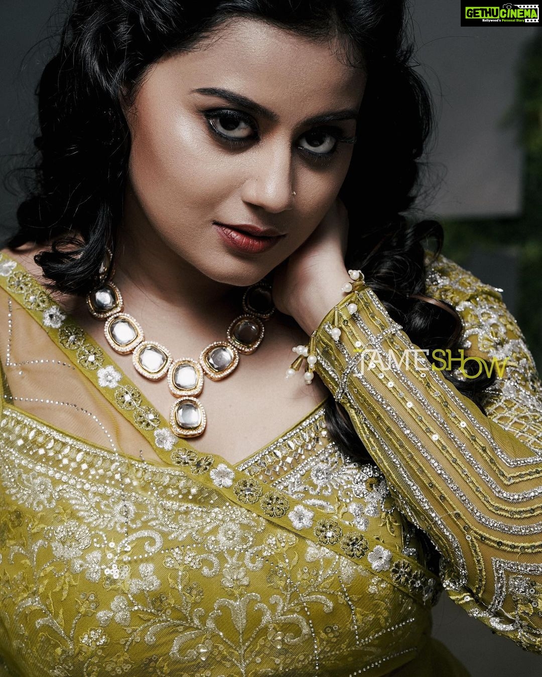Ansiba Hassan Instagram - Have a pleasant day 😍. PC @jameshshow mua @vijeshmakeovers @joshijosemakeupartist artist management @althafpt costume @ladies_planet_ #ansibahassan #bridalwear #mollywood