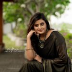 Ansiba Hassan Instagram - Love makes life beautiful 😍. #ansibahasan #happy #love #movies #malayalam #cinema #sareelove #black