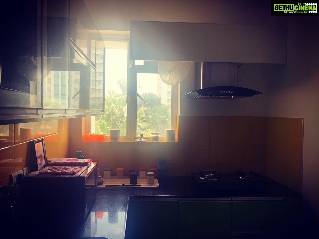 Ansiba Hassan Instagram - Favourite place at 🏠 😋😍. #homedecor #mykitchen