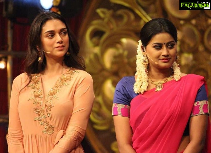 Ansiba Hassan Instagram - beautiful memory with @aditiraohydari #ansibahassan #aditiraohydari #mollywood #kollywood #tollywood