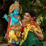 Ansiba Hassan Instagram - Have a pleasant day my dearests ❤️❤️❤️throwback of last Vishu . #flowers #dhavani #unnikkannan How beautiful our traditions ❤️❤️❤️ I love the unity in diversity 😘😘😘😘😘 Yes we are all proud to be an indian ❤️. Pc @anulalphotography Styling @neethu.neetz Mua @sabitha_zawariya Ramada Resort Kochi