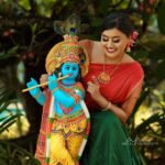 Ansiba Hassan Instagram - Have a pleasant day my dearests ❤️❤️❤️throwback of last Vishu . #flowers #dhavani #unnikkannan How beautiful our traditions ❤️❤️❤️ I love the unity in diversity 😘😘😘😘😘 Yes we are all proud to be an indian ❤️. Pc @anulalphotography Styling @neethu.neetz Mua @sabitha_zawariya Ramada Resort Kochi