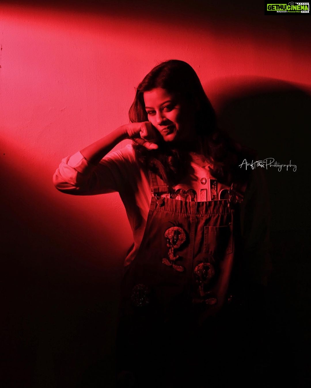 Ansiba Hassan Instagram - Red and black π. Photograph @arif_ak_photography Costume @ubh_inventor_of__fashion Mua @aswathivipul , hair and styling @_arya_jithins_makeover location @nihararesorts #photography #kollywood #ansibahassan