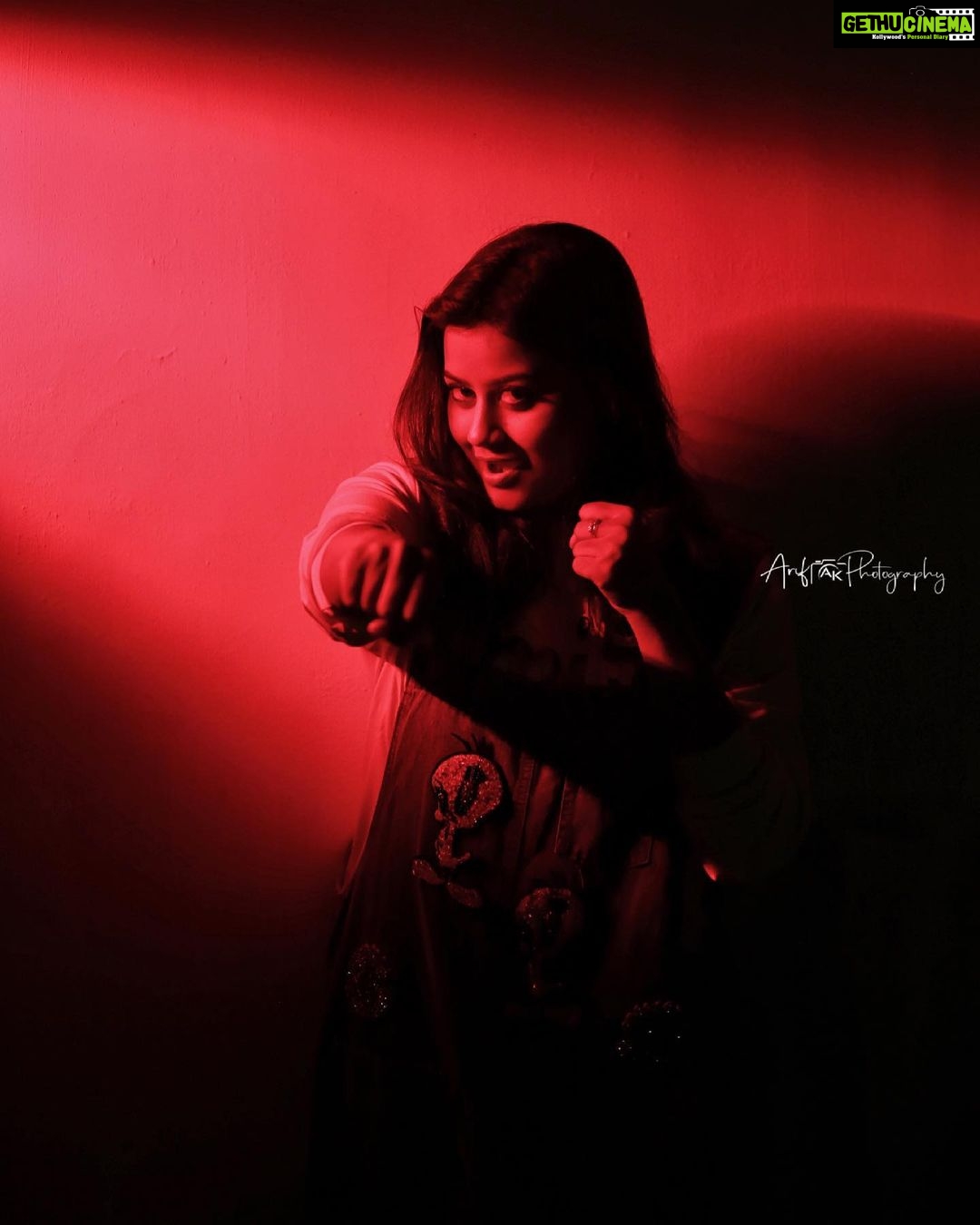Ansiba Hassan Instagram - Red and black π. Photograph @arif_ak_photography Costume @ubh_inventor_of__fashion Mua @aswathivipul , hair and styling @_arya_jithins_makeover location @nihararesorts #photography #kollywood #ansibahassan
