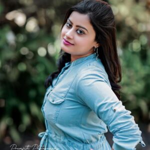 Ansiba Hassan Instagram - Good morning ❤️ 
Costume: @drooni_boutique
Makeup & Hair : @reshmiabin @saranyajeneesh
Click: @premjith_photography
Video: @dileepdk_photography
Production: @indiancinemagallery_official
Location: @crowneplazakochi
#ansibahassan #drishyam2 #mollywood #happy #suryafan#loveyourself