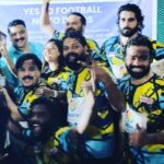 Ansiba Hassan Instagram – ⚽️ അമ്മ ടീമിനു അട്ടിമറി വിജയം ⚽️ 

കേരളിപ്പിറവി ദിനമായ നവംബർ 1 നു കൊച്ചിയിലെ രാജീവ് ഗാന്ധി ഇൻഡോർ സ്‌റ്റേഡിയത്തിന്റെ ടർഫ് കോർട്ടിൽ  വെച്ച് സംസ്ഥാന എക്സ്സൈസ് വകുപ്പിന്റെ ” YES TO FOOTBALL NO TO DRUGS” എന്ന ക്യാമ്പയിന്റെ ഭാഗമായി നടത്തപ്പെട്ട ഫുട്ബോൾ മത്സരത്തിൽ അമ്മ ടീം ട്രോഫി നേടി – ഫൈനൽ മൽസരത്തിൽ എക്സ്സൈസ് ടീം നെ എതിരില്ലാത്ത 3 ഗോളുകൾ നേടിക്കൊണ്ടാണ് വിജയം നേടിയത്. സെമിഫൈനൽ മൽസരത്തിൽ കോർപ്പറേറ്റ് ടീം നെ എതിരില്ലാത്ത 4 ഗോളുകൾ നേടിക്കൊണ്ടായിരുന്നു അമ്മ ടീം ഫൈനലിൽ പ്രവേശിച്ചത് @amma.association @sidhartha_siva @_tiny_tom_ @prajodkalabhavan @babu_.chandran._ @rajeev_govinda_pillai @arjunnandhakumar @manikandanachari @pashanamshajioff  #ansibahassan #amma #sports #football #notodrugs