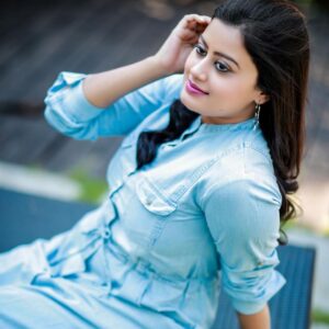 Ansiba Hassan Instagram - Good morning ❤️ 
Costume: @drooni_boutique
Makeup & Hair : @reshmiabin @saranyajeneesh
Click: @premjith_photography
Video: @dileepdk_photography
Production: @indiancinemagallery_official
Location: @crowneplazakochi
#ansibahassan #drishyam2 #mollywood #happy #suryafan#loveyourself