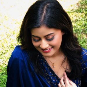 Ansiba Hassan Instagram - Some blues are prettier than other blues 💙
@age_touch_clothing Thanks for this wonderful attire 😍

#blue #bluedress #AnsibaHassan #blueday #Drishyam2 #Drishyam
 #kerala #traditional #photography #photooftheday #iphonephotography