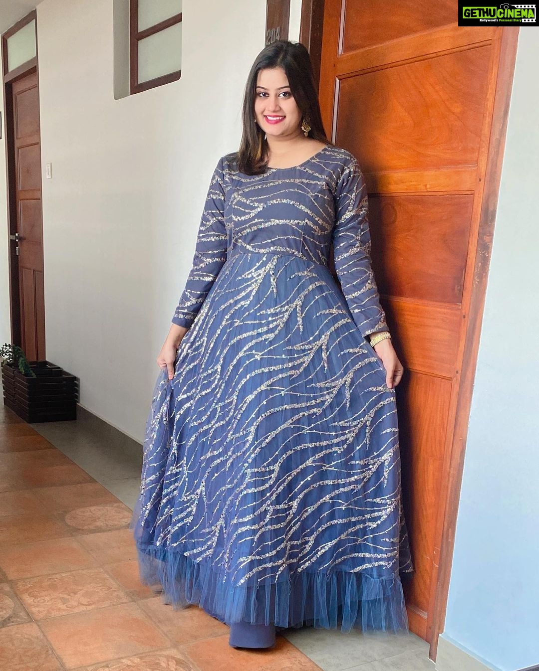 Ansiba Hassan Instagram - Beautiful evening ❤️ beautiful vibe 😎. #ansibahassan #actress #mollywood