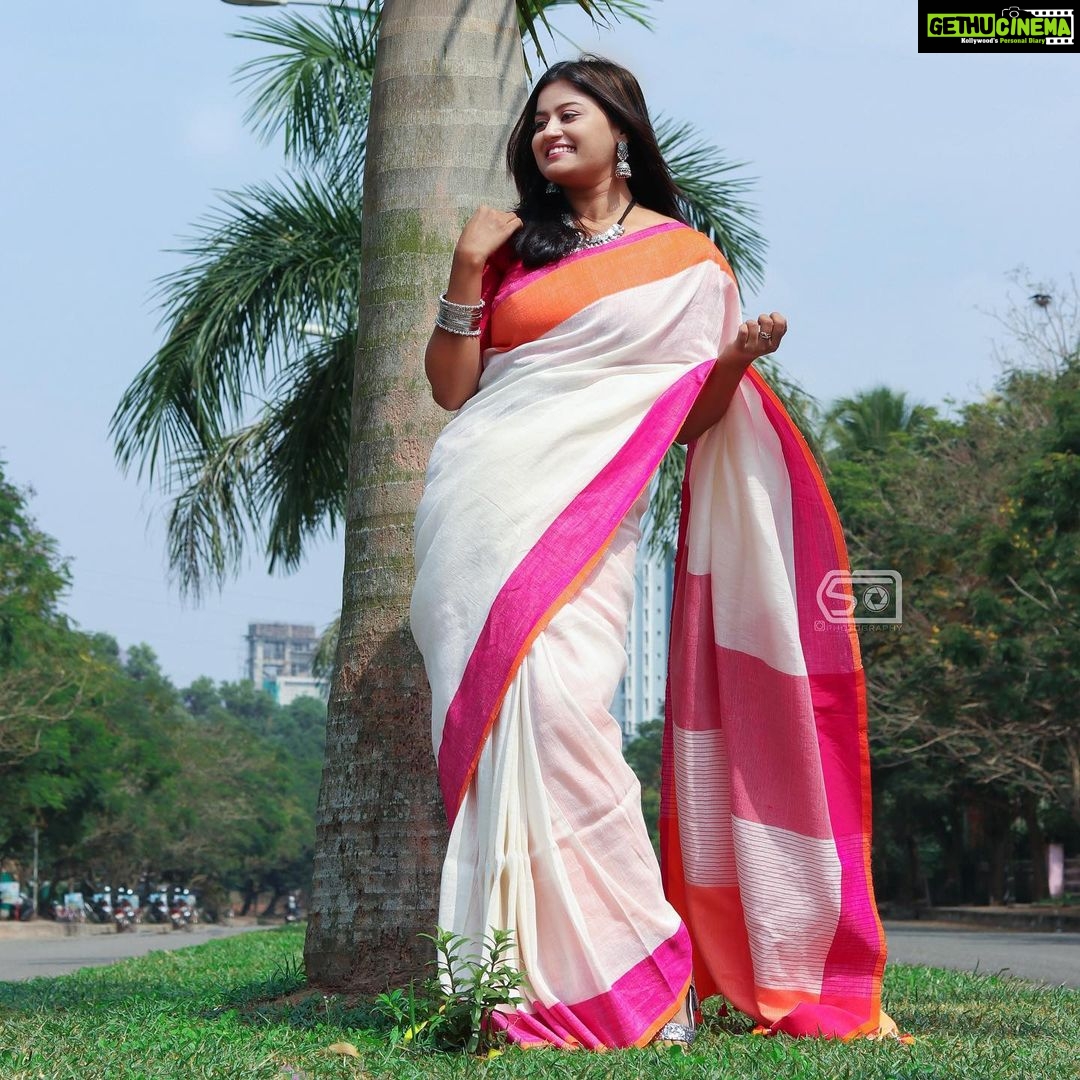 Ansiba Hassan Instagram - Good morning 😊 Pc @sal_jith_c_s , styling @_the__brown__boy , costume @dakshabridalcouture