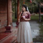 Ansiba Hassan Instagram - 🌸. Pc @_story_telle__r Mua @sass_make_up_studio Costume @kerala_bygone_fashion #ansibahassan #actress #love #onam Kondai Lip Backwater Heritage Resort Alappuzha