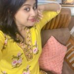 Ansiba Hassan Instagram - Madness at Home 🏡 😎🤪😬🤭 #ansibahassan #actress #homelygirl