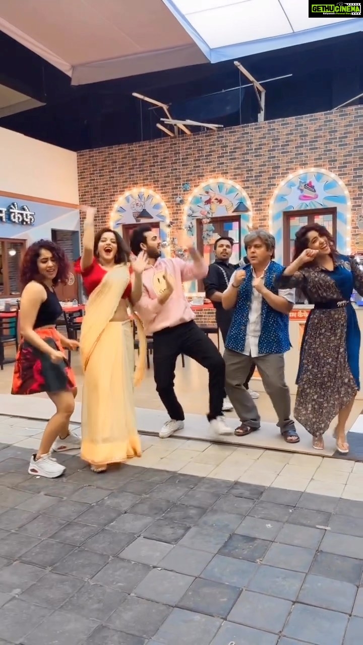 Antara Biswas Instagram - We Are Coming Soooon…. #favvarachauk @dangal_tv_channel AT 7pm from 5th December… MONDAY TO FRIDAY … #fullmasti #excited #comedy