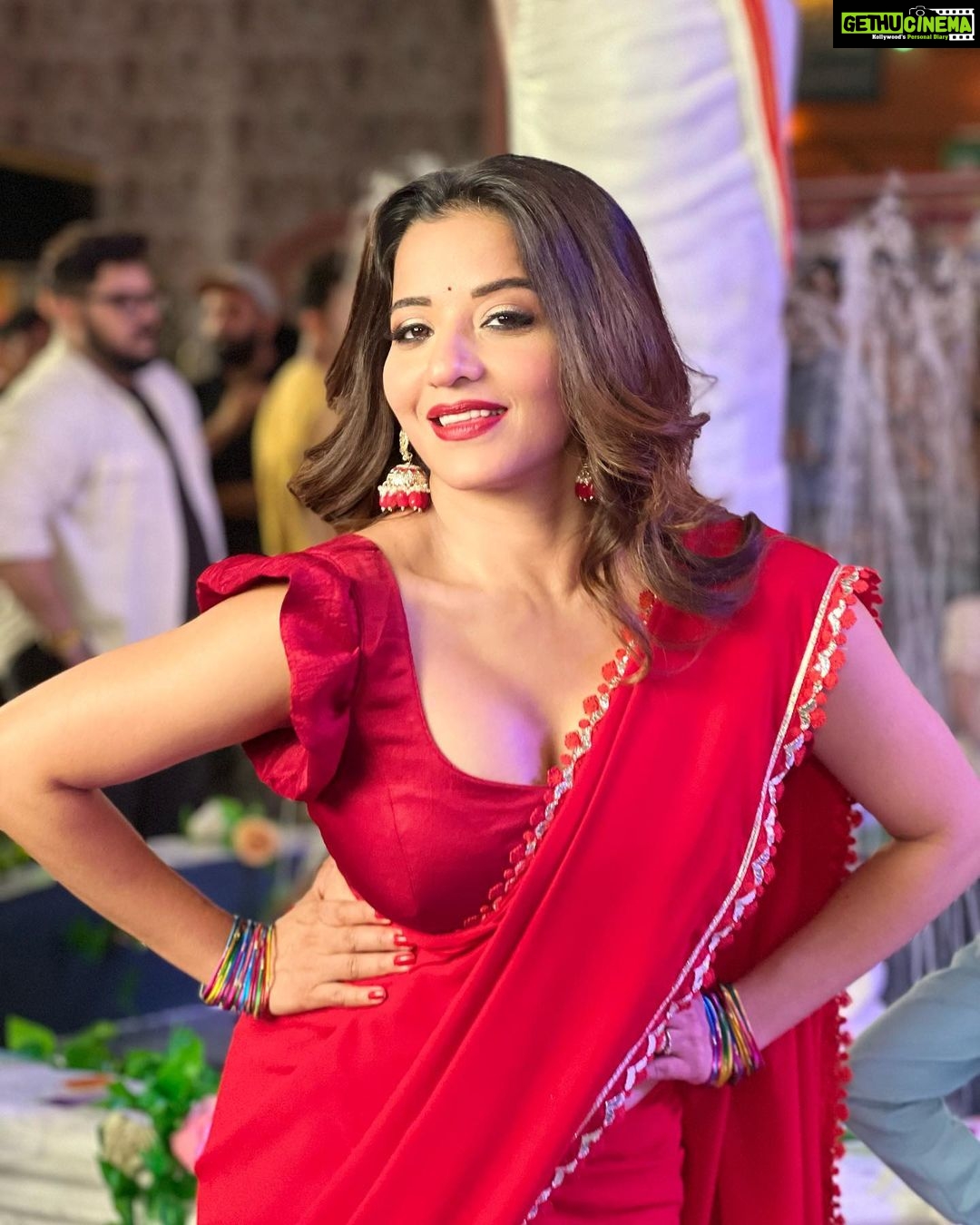 Antara Biswas Instagram - ♥️♥️♥️… “RAMA” #favvarachawk #madhuri #beauty #parlour #lovingthis #comedy #serial #dangaltv #haarshlimbachiyaa #bhartisingh Mua: @sachinmakeupartist1 Hairstyling: @shab_qureshi786 📸: @deepakpathak663
