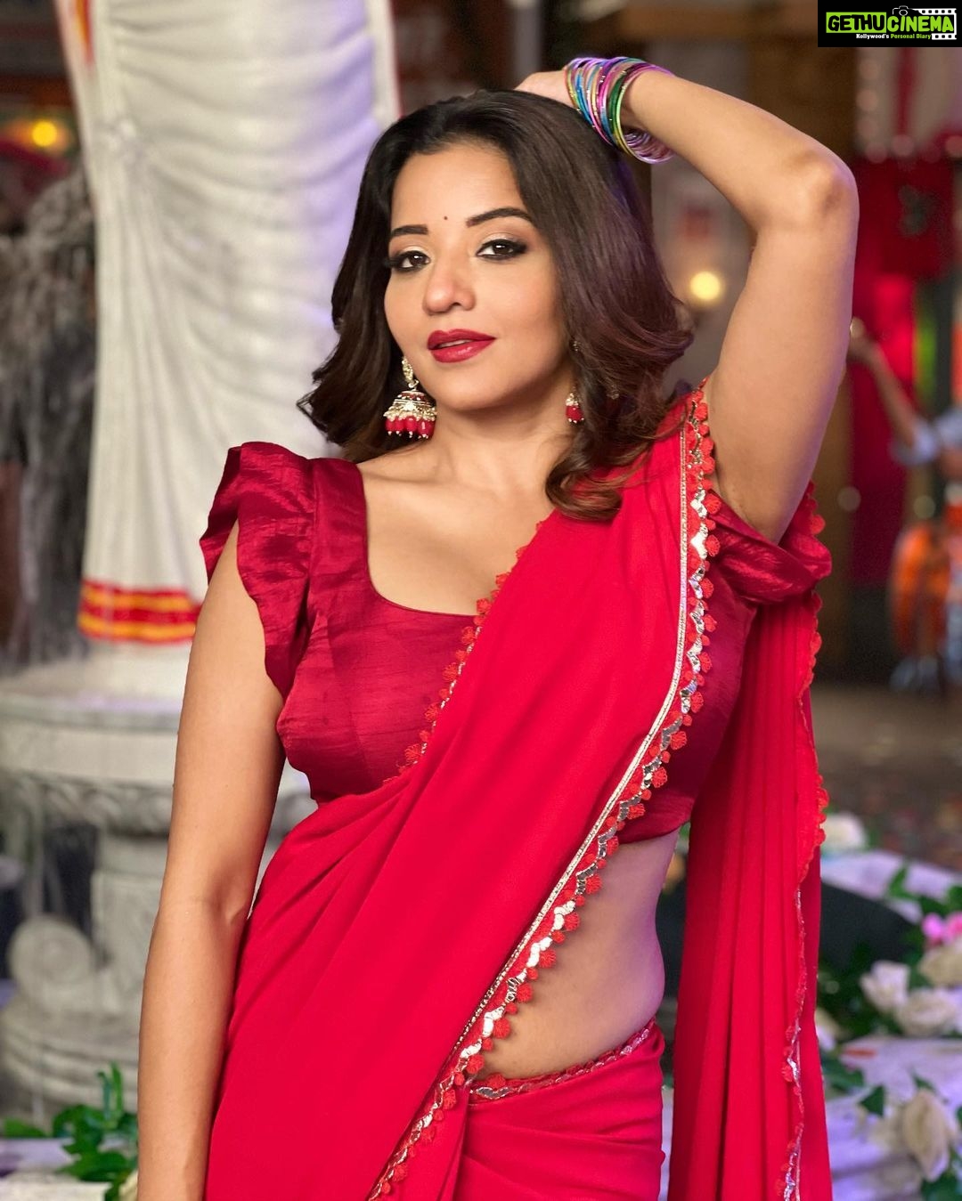 Antara Biswas Instagram - ♥️♥️♥️… “RAMA” #favvarachawk #madhuri #beauty #parlour #lovingthis #comedy #serial #dangaltv #haarshlimbachiyaa #bhartisingh Mua: @sachinmakeupartist1 Hairstyling: @shab_qureshi786 📸: @deepakpathak663