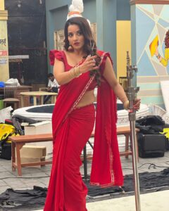 Antara Biswas Instagram - ♥️♥️♥️… “RAMA” #favvarachawk #madhuri #beauty #parlour #lovingthis #comedy #serial #dangaltv #haarshlimbachiyaa #bhartisingh Mua: @sachinmakeupartist1 Hairstyling: @shab_qureshi786 📸: @deepakpathak663