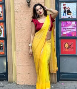 Antara Biswas Instagram - 🌼🌼💛💛… bloom “RAMA” ….. #favvarachowk #excited #happy #thankyougod #blessed