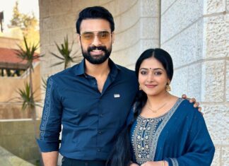 Anu Sithara Instagram - With our super hero🦸‍♂️ @tovinothomas