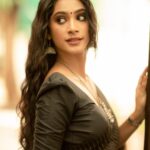 Anukreethy Vas Instagram - Saree & Blouse: @kaarigai.sarees Photographer @camerasenthil MUA @jeevithamakeupartistry . . #saree #southindian #tamilponnu #blacksaree #black #trendingreels #traditional @timestalent #missindia2018 #anukreethyvas #kollywood #kollywoodcinema #kollywoodactress #portfolio Chennai, India
