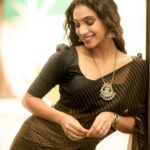 Anukreethy Vas Instagram - Saree & Blouse: @kaarigai.sarees Photographer @camerasenthil MUA @jeevithamakeupartistry . . #saree #southindian #tamilponnu #blacksaree #black #trendingreels #traditional @timestalent #missindia2018 #anukreethyvas #kollywood #kollywoodcinema #kollywoodactress #portfolio Chennai, India