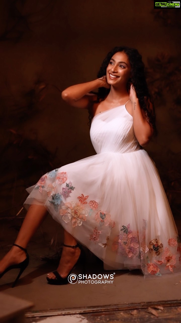 Anukreethy Vas Instagram - Felt like a Princess πΈ . Outfit @archana.karthick π Vc @shadowsphotographyy @ajay_shadowsphotography Mua @lakshmiajay_makeupartistry Hair @mani_stylist_ . . #trendingreels #missindia2018 #anukreethyvas #princessfeel #model