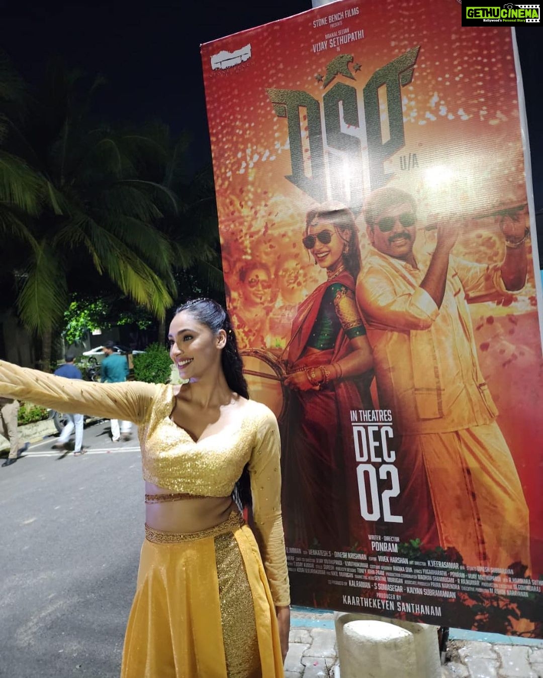 Anukreethy Vas Instagram - Dsp audio launch was a huge success and I’m truly grateful for @ikamalhaasan sir for releasing our trailer and audio 🙏🙏 thank you everyone for your love and support ❤️ . DSP RUNNING SUCCESSFULLY IN THEATRES NOW !!!! . Thank you team for this amazing look we created for dsp audio launch . WATCH DSP IN YOUR NEAREST THEATRES FROM TODAY💥 . Outfit @archana.karthick Makeup @anupama.krishnamachari Hair @sharmilahairstylist Jewellery @mspinkpantherjewel Styled by @swathi__ramakrishnan . @actorvijaysethupathi @ponramvvs @ksubbaraj @immancomposer @kaarthekeyens @kalyanshankar @anukreethy_vas @stonebenchers @vivekharshan @Venkatesh7888 @dineshkrishnanb @veerasamar @kumar_gangappan @sherif_choreo @Dineshsubbaraya1 @radhikassiva @tuneyjohn @vijaytvpugazh @vijaiMuthupand1 @onlynikil @pavsone @ashoknarayanan14 @timestalent @inder.sagoo @rishubartaria . #anukreethyvas #vjs46 #dsp #kollywood #tamilcinema