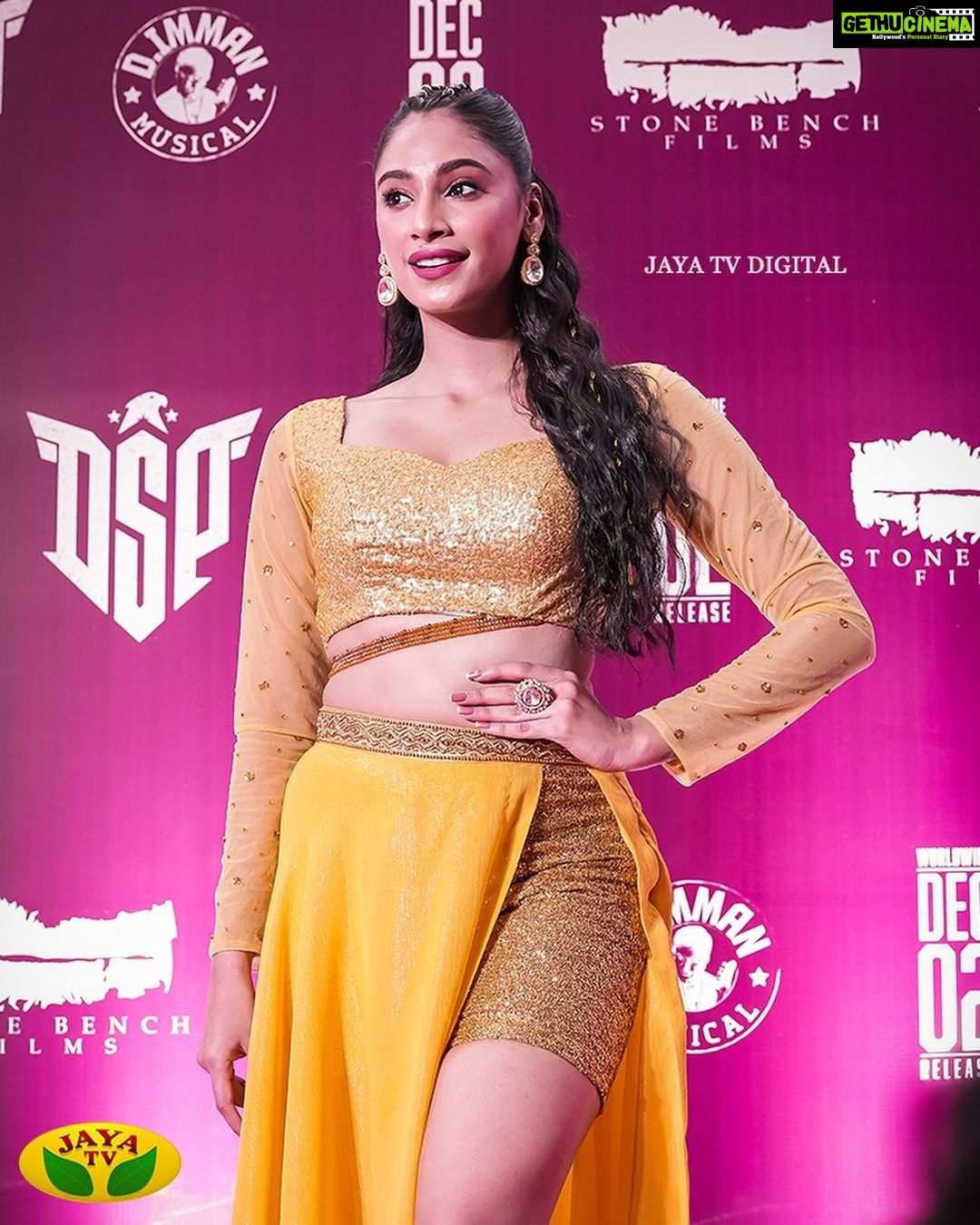 Anukreethy Vas Instagram - Dsp audio launch was a huge success and I’m truly grateful for @ikamalhaasan sir for releasing our trailer and audio 🙏🙏 thank you everyone for your love and support ❤️ . DSP RUNNING SUCCESSFULLY IN THEATRES NOW !!!! . Thank you team for this amazing look we created for dsp audio launch . WATCH DSP IN YOUR NEAREST THEATRES FROM TODAY💥 . Outfit @archana.karthick Makeup @anupama.krishnamachari Hair @sharmilahairstylist Jewellery @mspinkpantherjewel Styled by @swathi__ramakrishnan . @actorvijaysethupathi @ponramvvs @ksubbaraj @immancomposer @kaarthekeyens @kalyanshankar @anukreethy_vas @stonebenchers @vivekharshan @Venkatesh7888 @dineshkrishnanb @veerasamar @kumar_gangappan @sherif_choreo @Dineshsubbaraya1 @radhikassiva @tuneyjohn @vijaytvpugazh @vijaiMuthupand1 @onlynikil @pavsone @ashoknarayanan14 @timestalent @inder.sagoo @rishubartaria . #anukreethyvas #vjs46 #dsp #kollywood #tamilcinema