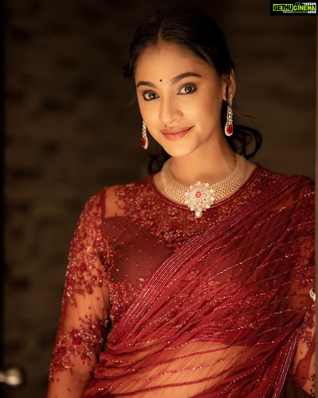 Anukreethy Vas Instagram - Some paths can’t be discovered without getting lost so lose yourself once in a while to reinvent yourself ❤️ . Pc - @camerasenthil 📸 Makeup - @makeup_by_kez 💄 Hair - @banu_hairstylist_sareedrapist Jewellery - @challani_jewellery 💍 Organised by - @rrajeshananda @timestalent @inder.sagoo @rishubartaria . #kollywood #trending #saree #southindian #traditional #anukreethy_vas #anukreethyvas #vjs46 #dsp #timestalent Tamil Nadu