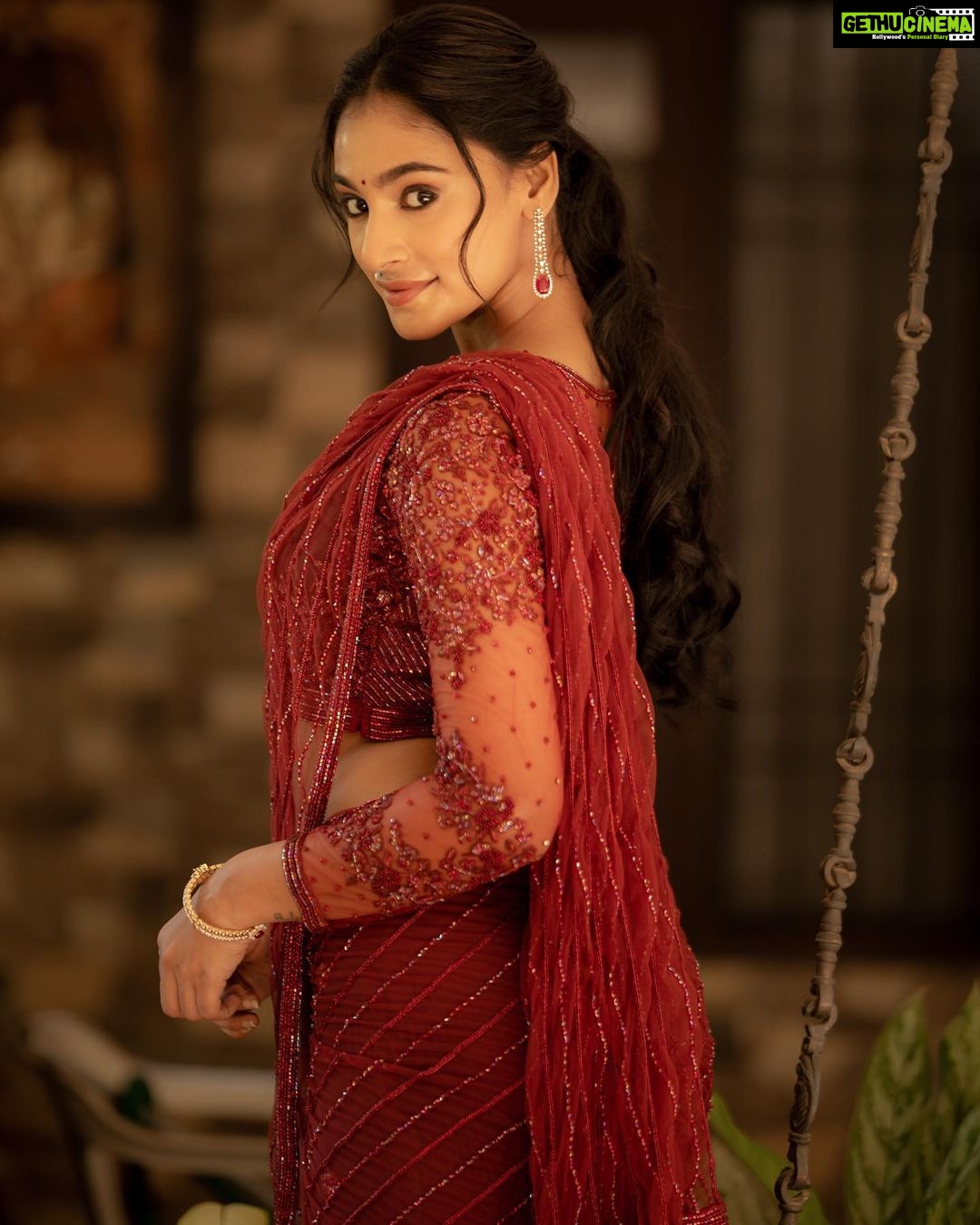 Anukreethy Vas Instagram - Some paths can’t be discovered without getting lost so lose yourself once in a while to reinvent yourself ❤️ . Pc - @camerasenthil 📸 Makeup - @makeup_by_kez 💄 Hair - @banu_hairstylist_sareedrapist Jewellery - @challani_jewellery 💍 Organised by - @rrajeshananda @timestalent @inder.sagoo @rishubartaria . #kollywood #trending #saree #southindian #traditional #anukreethy_vas #anukreethyvas #vjs46 #dsp #timestalent Tamil Nadu