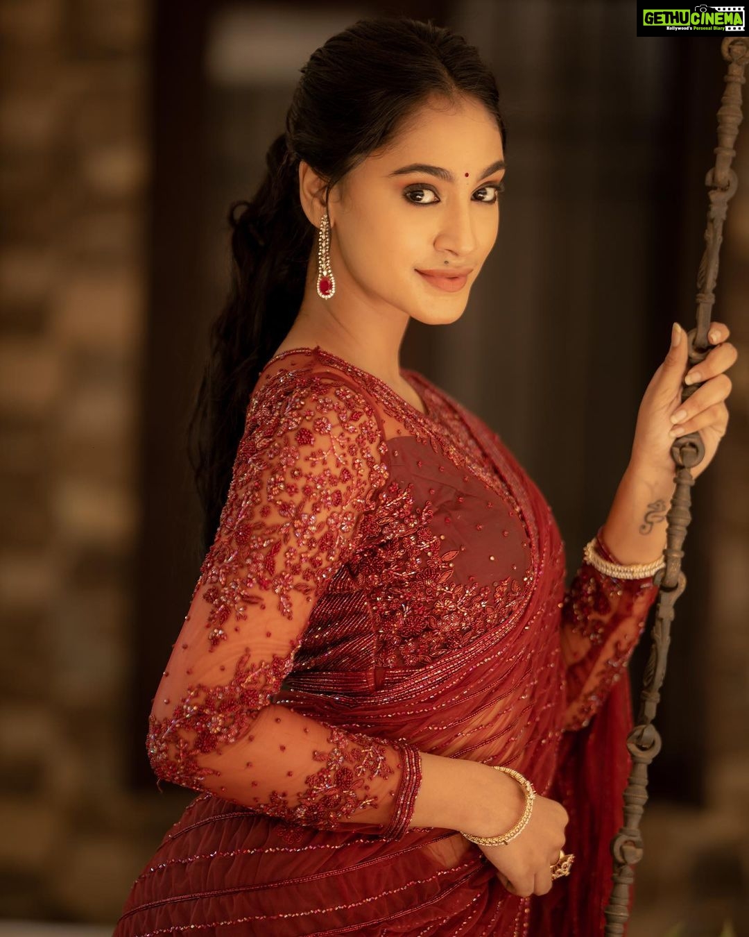 Anukreethy Vas Instagram - Some paths can’t be discovered without getting lost so lose yourself once in a while to reinvent yourself ❤️ . Pc - @camerasenthil 📸 Makeup - @makeup_by_kez 💄 Hair - @banu_hairstylist_sareedrapist Jewellery - @challani_jewellery 💍 Organised by - @rrajeshananda @timestalent @inder.sagoo @rishubartaria . #kollywood #trending #saree #southindian #traditional #anukreethy_vas #anukreethyvas #vjs46 #dsp #timestalent Tamil Nadu