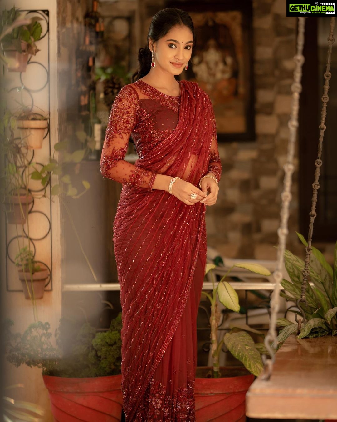 Anukreethy Vas Instagram - Some paths can’t be discovered without getting lost so lose yourself once in a while to reinvent yourself ❤️ . Pc - @camerasenthil 📸 Makeup - @makeup_by_kez 💄 Hair - @banu_hairstylist_sareedrapist Jewellery - @challani_jewellery 💍 Organised by - @rrajeshananda @timestalent @inder.sagoo @rishubartaria . #kollywood #trending #saree #southindian #traditional #anukreethy_vas #anukreethyvas #vjs46 #dsp #timestalent