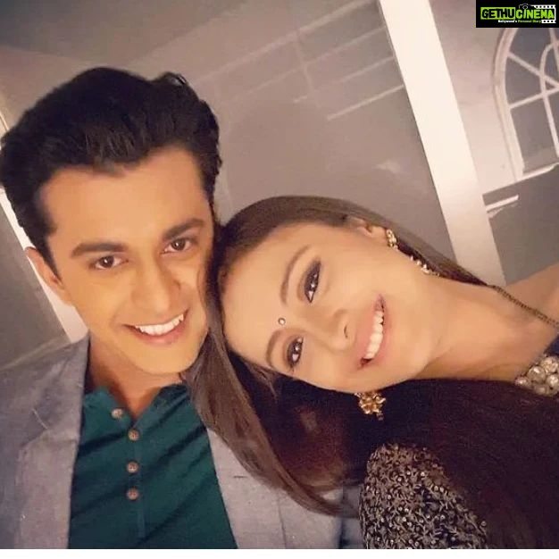 Anupriya Kapoor - 2.5K Likes - We made it !
@varunvijaysharma ♥️