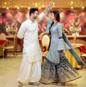 Anupriya Kapoor Instagram - Love is a lot like dancing; you just surrender to the music.

@anupriyak26