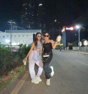 Anushka Sen Instagram - Cute pictures. Crazy times. Sisters at 🖤 Partners in crime.