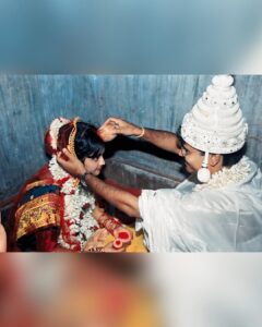 Anushka Sen Instagram - Happy Anniversary to my beautiful and lovely parents!! 24 years of togetherness and so many more to go 🧿💜 you guys make me believe in pure and unconditional love. Such a wonderful example of a relationship filled with love, honesty and support. Love you both so much. I’m extremely lucky to have you both as my parents 🫶