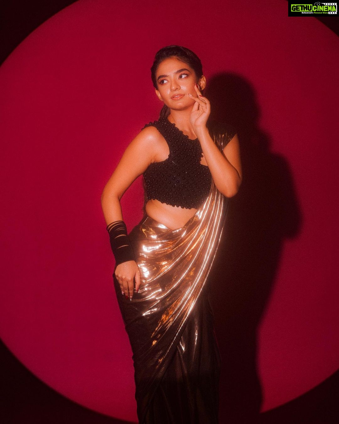 Anushka Sen Instagram - It’s Glow Season ⚡️ . Wearing: @kalkifashion @deme_love_ Styled by: @stylingbyvictor @sohail__mughal___ Makeup by: @sachinmakeupartist1 Hair by: @shab_qureshi786 Clicked by: @smileplease_25 Management: @guunjanvm