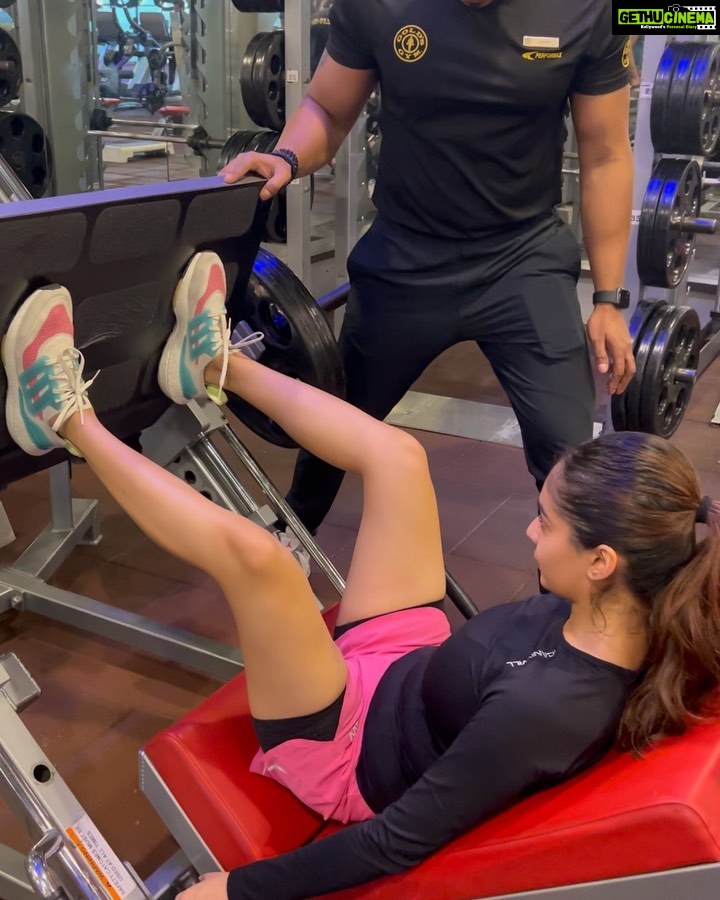 Anushka Sen Instagram - photo dump’s are my favourite 💟