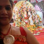 Anuya Bhagvath Instagram – So much beauty in 1 frame! Happy durgashtami! #anuya #durgapuja #mygod Mauli Garden