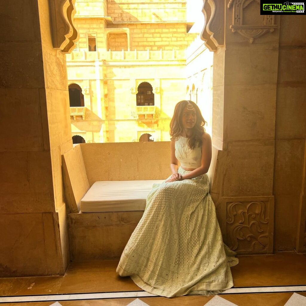 Anya Singh Instagram - Weddings could be my fort (e)