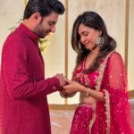 Aparna Vinod Instagram – 💕உனக்காக
பொறந்தேனே எனதழகா
பிரியாம இருப்பேனே
பகல் இரவா💍

@rinil88 

#engaged #engagement #love #lovestory #fiancé #wedding #marriage #kalyanam #engagementring #lehanga #blessed #mangalyam#grateful #forever #malayaliactress #southindianbride #tamilcinema #aparna #aparnavinod #malayali #keralagram #kerala #malayaliactress #actor #wedding #aparnaengagement #aparnavinodengagement #bride #bridallehenga #malayali #keralagallery