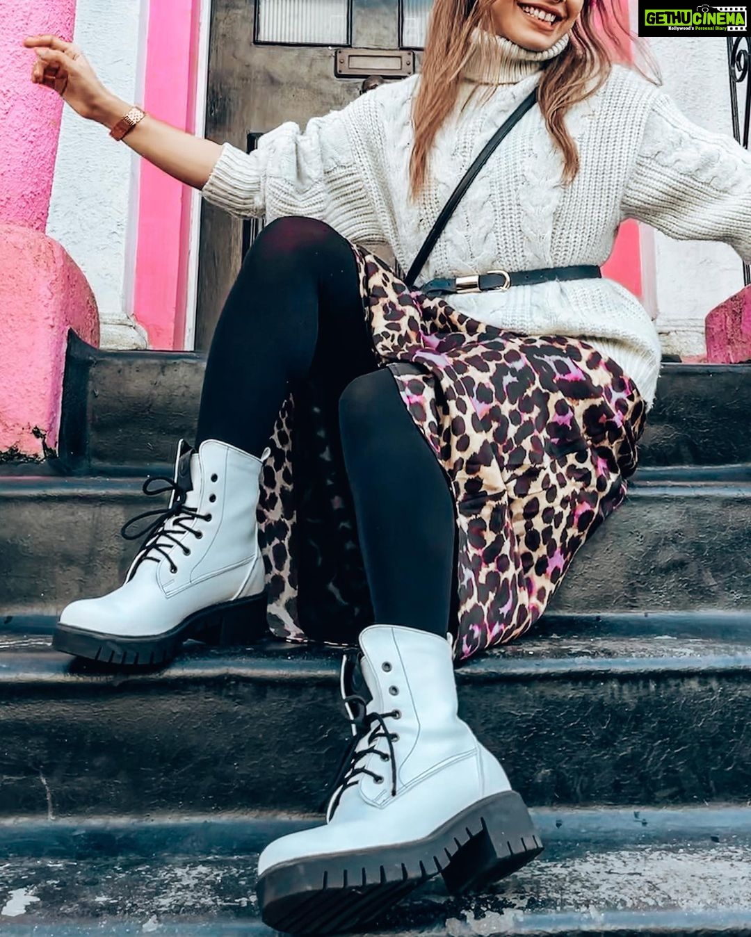 Aparnaa Bajpai Instagram - ๐๐ข๐๐ข๐๐ข๐ Found the most EC๐-Friendly shoes. No animals were harmed during the making of the leather and no use of any kind of plastic to make it faux. Brands like @bohemaclth is stepping up the fashion game and adding the missing puzzle of 'conscious choice' to our lifestyles. These shoes are made of GRAPE leather. 100% bio-degradable, plant based, cruelty free & vegan. I mean, thatโs a source of inspiration right under your feet to walk the path. They are extremely soft & comfy, unlike other worker boots I have tried before. They are trendy & also bendy for a good walk. Really the shoes to walk in. Good news๐ They also deliver worldwide. Head to my stories to order you pair now! Letโs go past idealizing & be the change๐ I am definitely loving these beauties. Lemme know how you like them? London, United Kingdom