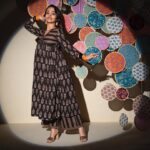 Apoorva Arora Instagram - Had an absolutely wonderful experience being shot by the most versatile photographer @dabbooratnani & wearing the most comfortable & sumptuous kurta set by @salwat.official which is definitely a perfect choice for a conscious clothing experience. #dabbooxsalwat #salwatindia #salwatofficial #dabbooratnani #salwatforbetter #apoorvaxsalwat #sustainableclothing #consciousclothing #kurtasets #ethnicwear #salwat #ad