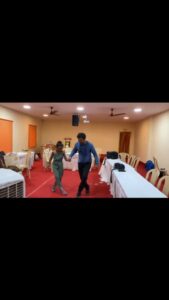 Aravind Akash Instagram - Practice session for sun nachathira thiruvizha
@aravindaakash uncle😍😘🥰🤗
.
.
.
.
#abiyumnaanum #sunnachathirathiruvizha #thuthukudi #rehearsal #dance #bonding #hugs # love #dadlittleprincess