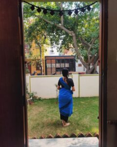 Archana Jois Instagram - Low starch body, starch rich saree. 🤪