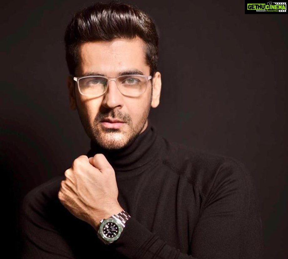 Arjan Bajwa Instagram - Real Eyes .. Realize .. Real Lies .. . . . . . . . . #wednesday #wednesdaywisdom #wednesdayvibes #bollywood #bollywoodactor #actorslife #mensfashion #mens #menswear #mensstyle #menshair #polo #poloralphlauren #rolex @rolex #potrait #arjanbajwa #instagram #instalike #instadaily #ootd