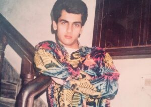 Arjan Bajwa Instagram - First picture 2012- second 2022 Fitness has always been a part of my life …growing up as a tall lanky kid I used to wear a tshirt underneath & then I discovered bodybuilding weight training….. . .. . . . . . #arjanbajwa #throwback #throwbackthursday #bollywood #bollywoodactor #thenandnow #actorslife #mensfashion #mensfitness